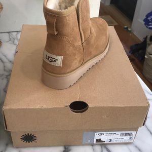 girls UGG boots.